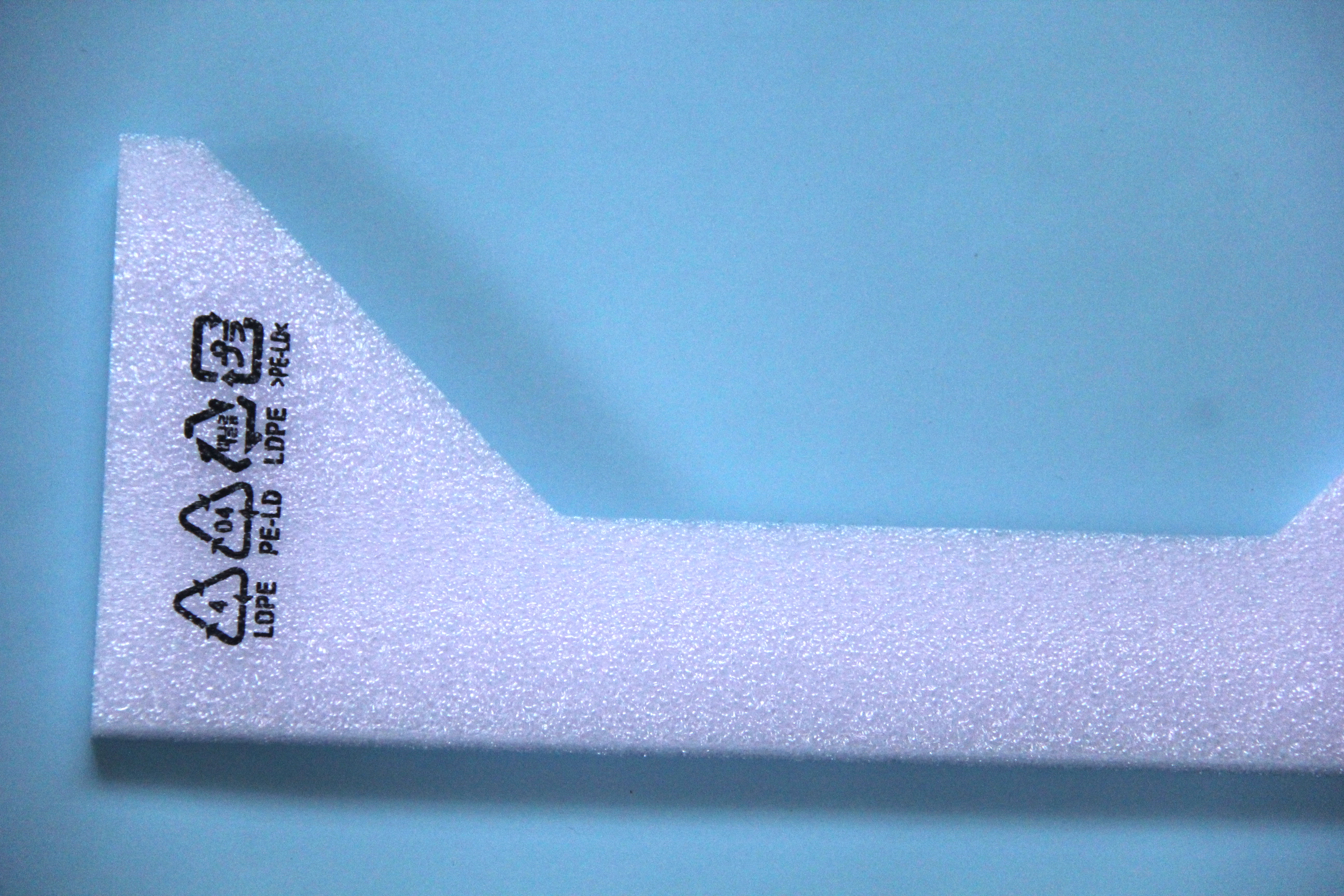 為什么越來越多的企業(yè)開始使用珍珠棉內(nèi)襯？